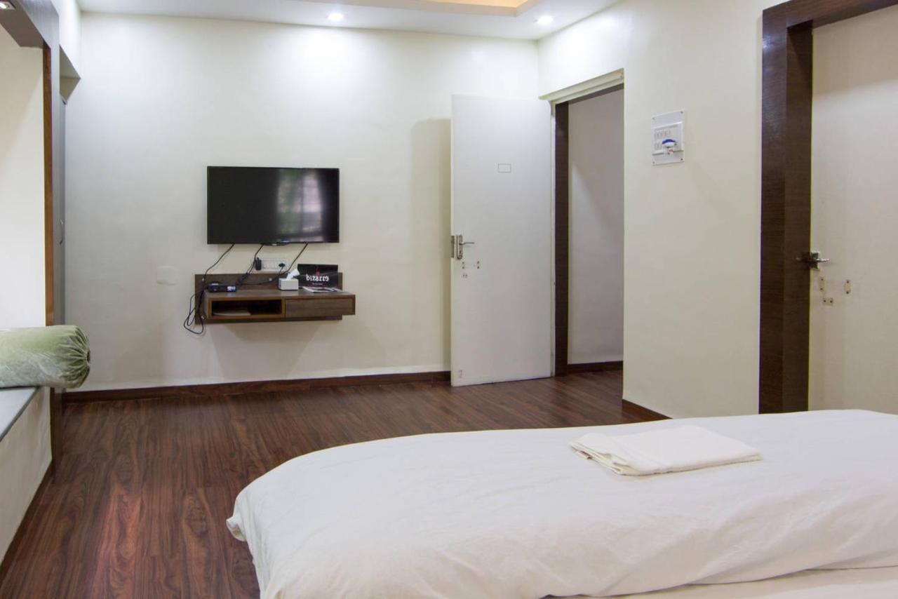 Apple Tree Apartments Koregaon Park プネ エクステリア 写真